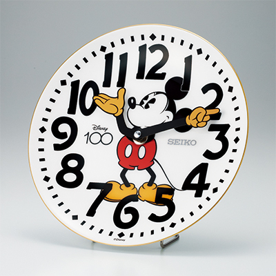 SEIKO HOUSE GINZAの時計塔がミッキーマウスバージョンデザイン